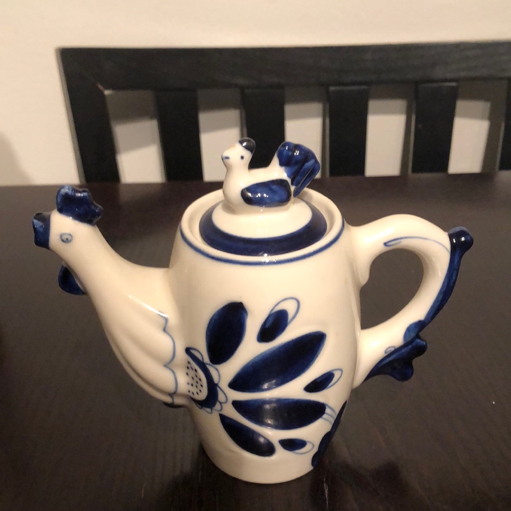 VTG Gzhel Ceramic Tee/Coffee Pot 8oz